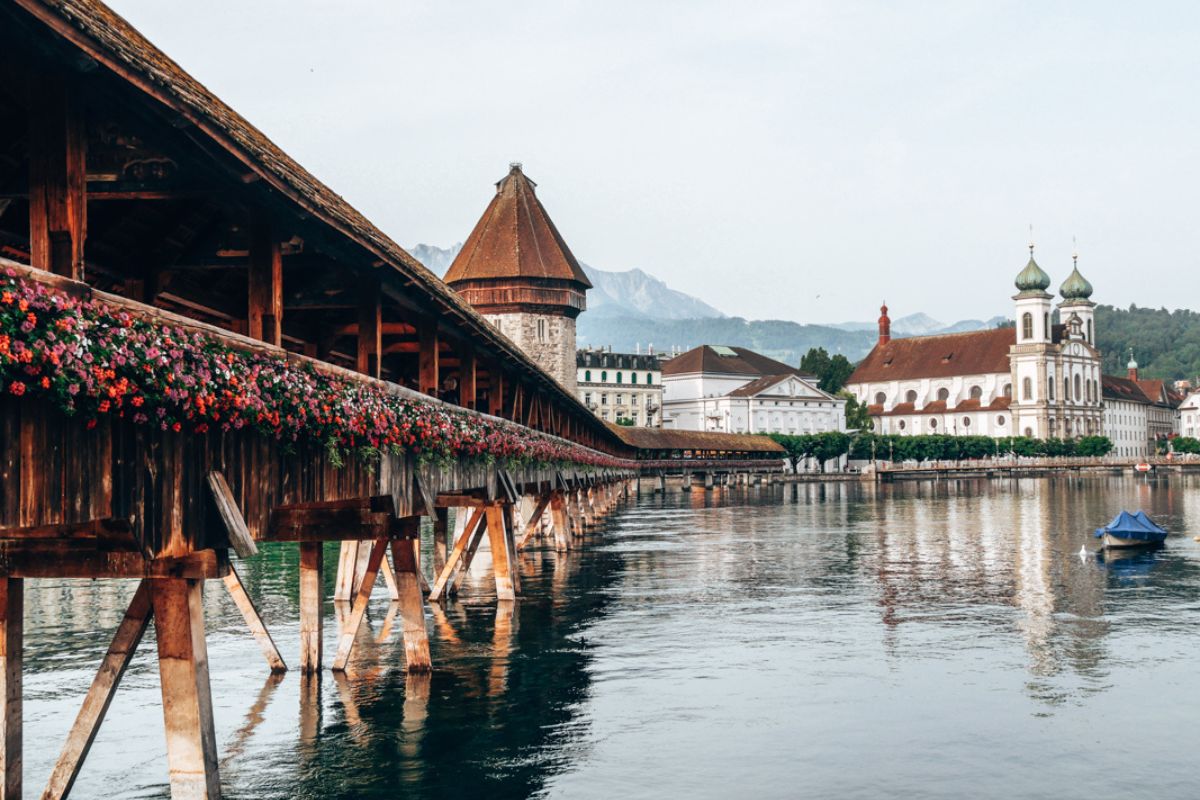 Visiter Lucerne en Suisse entre lac et montagne (incontournables) - La Poze | Blog voyage pour vous inspirer !