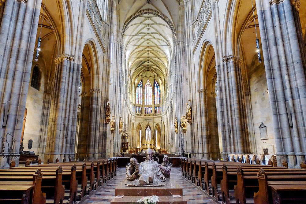 捷克| 城堡區聖維特大教堂St. Vitus Cathedral / 一睹慕夏之窗的彩繪藝術– Listen Vision