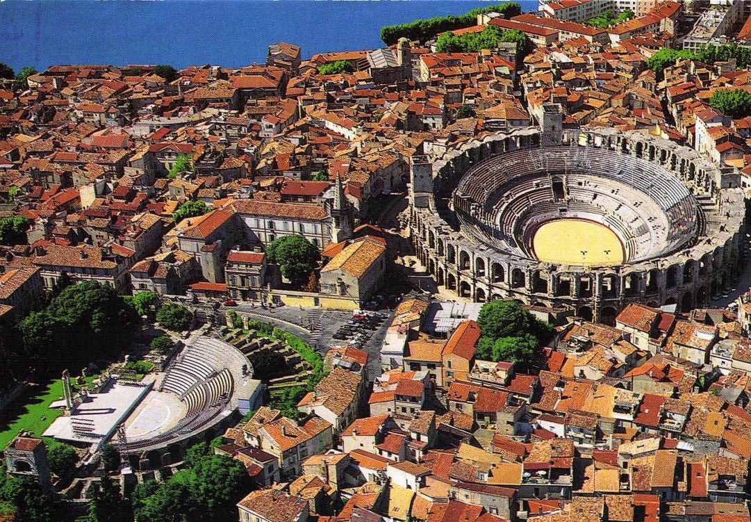 1783093659185647.jpg Visit-Arles-1.jpg