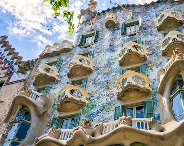 米拉之家(Casa Milà)終極遊覽指南
