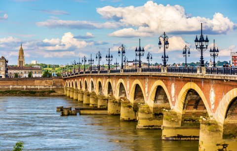 波尔多被誉为世界最佳城市- Vineyards Bordeaux